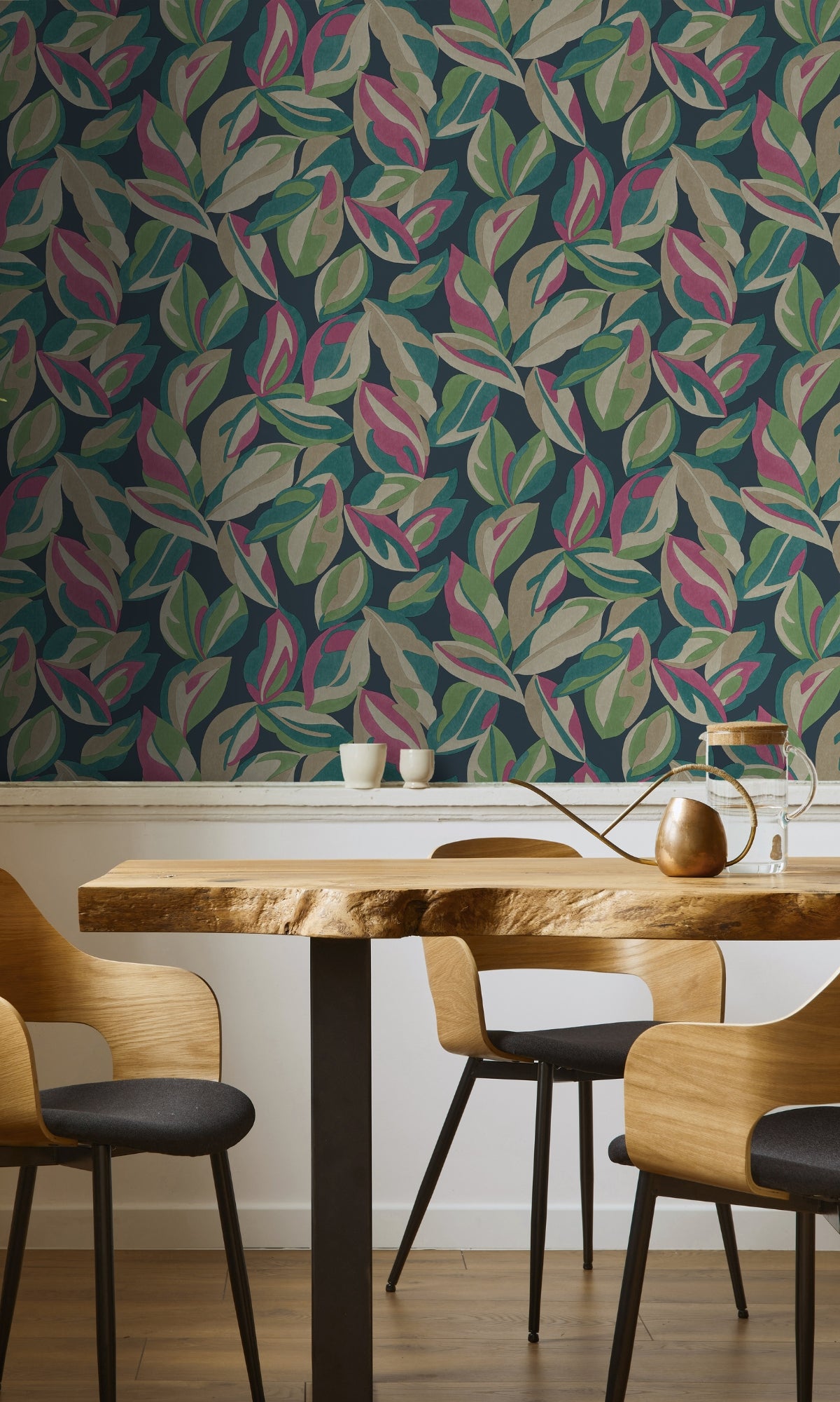 Navy Nicolai Leaf Tropical Wallpaper R8782