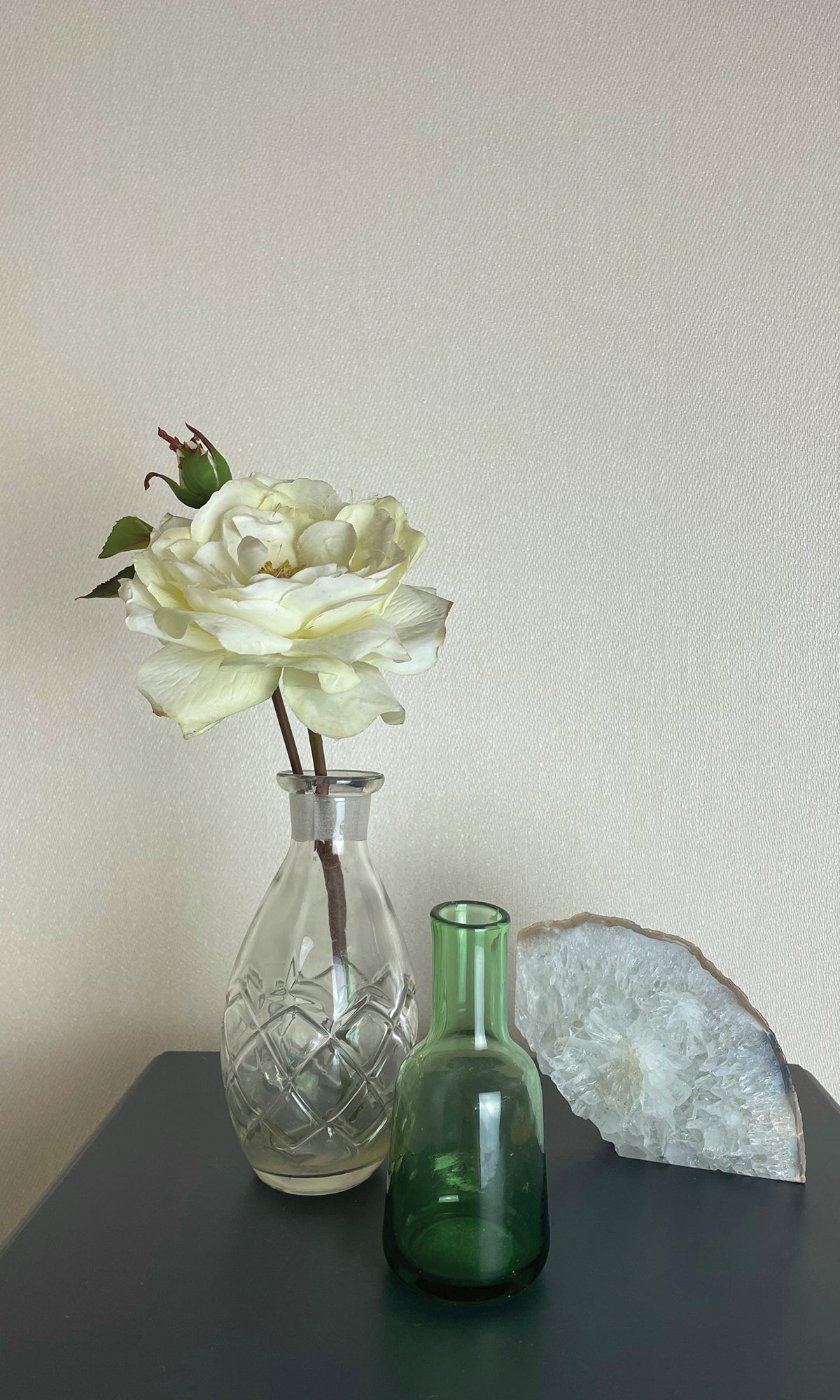 dove color wallpaper, embossed wallpaper, plain weave wallpaper, embossed plain weave effect wallpaper, Timeless elegance, Eleganza Wallpaper Collection, Eleganza Collection, Can be used for commercial spaces, Paper Substrate, New Arrivals, Paste the Paper, Scrubbable, Good Lightfastness, Peelable, Interior designers’ choice, Bedroom Wallpaper, Living Room Wallpaper, Hallway Wallpaper, Dining Room Wallpaper, Children's Room Wallpaper, Study Room Wallpaper, Home Office Wallpaper, Powder Room Wallpaper, Foyer