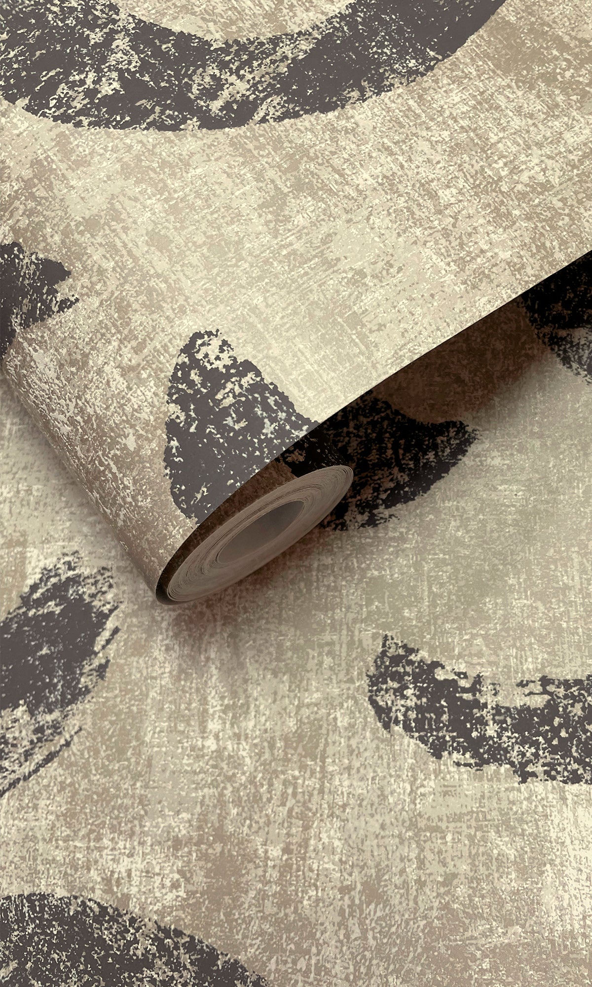 Sahara Wallpaper Collection, Sahara Collection, Non-woven Substrate, Paste the Wall, Strippable, Good lightfastness, Spongeable, Bedroom Wallpaper, Living Room Wallpaper, Living Room Wallpaper, Dining Room Wallpaper, Children's Room Wallpaper, Study Room Wallpaper, Home Office Wallpaper, Powder Room Wallpaper, Foyer Wallpaper, Home Wallpaper, Home Wallcovering, Wallpaper for Homes, Earth-inspired wallpaper, Warm and rustic wallpaper, Desert-inspired hues, fluid brushmark wallpaper, linen & noir wallpaper