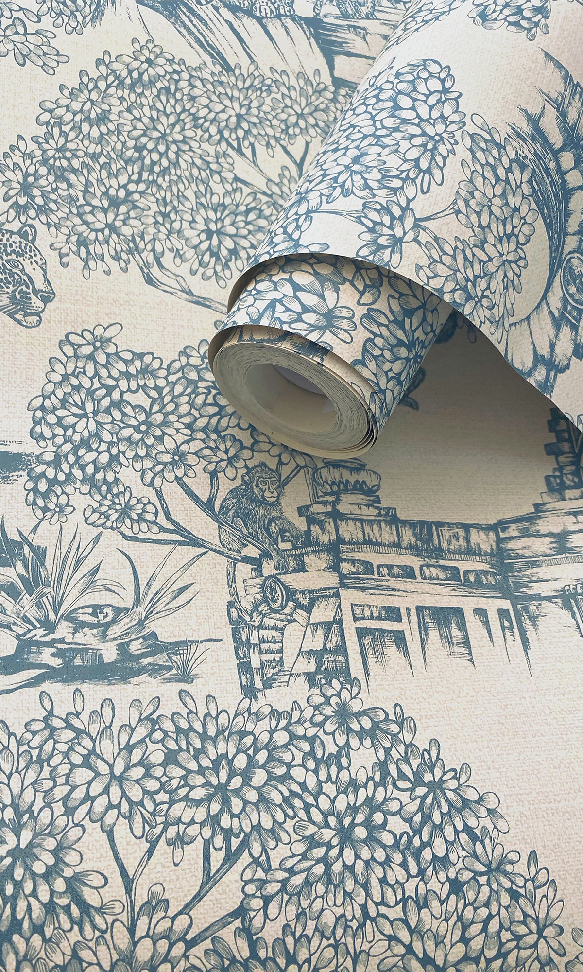 Light Blue Enchanting Wildlife Landscape Wallpaper R9599