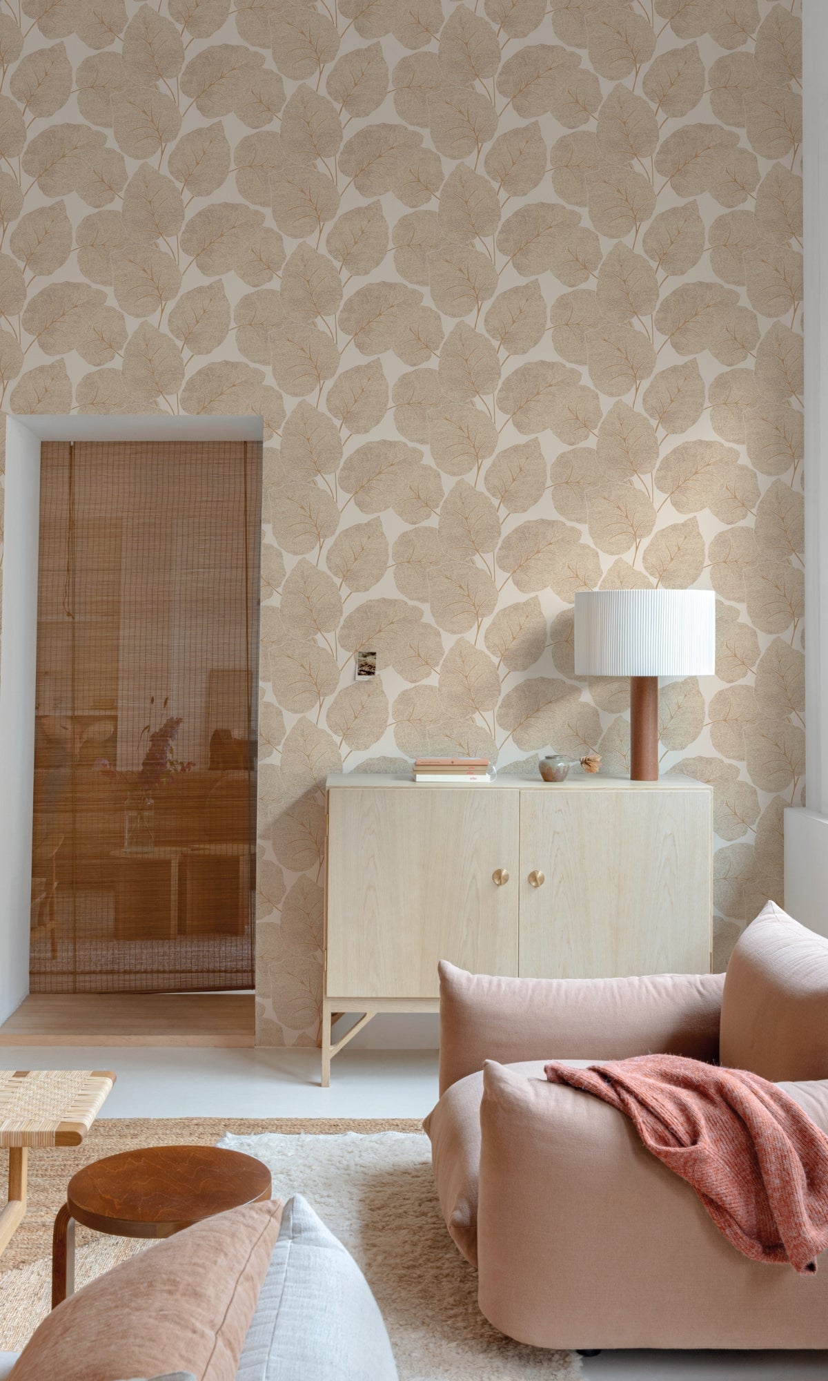 White Luxor Leaf Tropical Wallpaper R8906