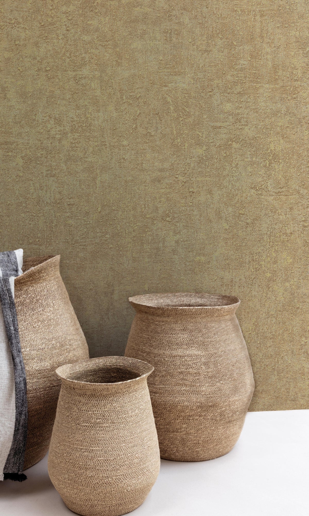 Yellow Natural scratched Rock Plain Textured Wallpaper R9243