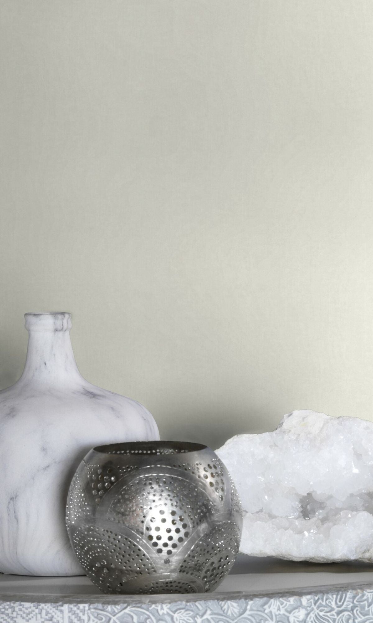 White Plain Washed Concreted Effect Wallpaper R7870