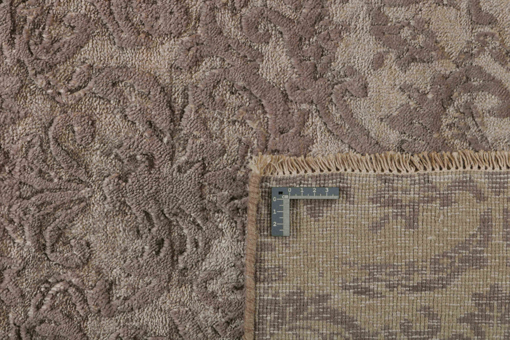 Timeless Designs with The Damask Collection - Hand Knotted Rugs from Kashmir250 cm x 307 cm