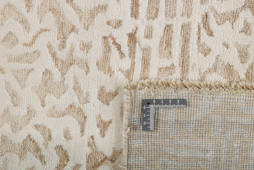 Classic Meets Contemporary: Hand Knotted Kashmir Rugs in The Damask Collection261 cm x 167 cm