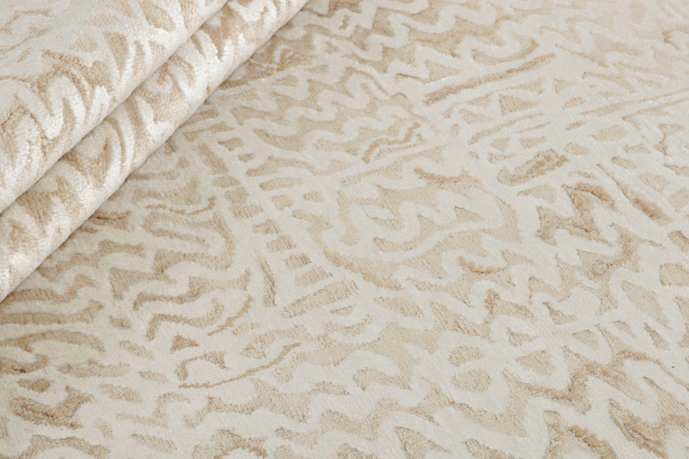 Classic Meets Contemporary: Hand Knotted Kashmir Rugs in The Damask Collection261 cm x 167 cm