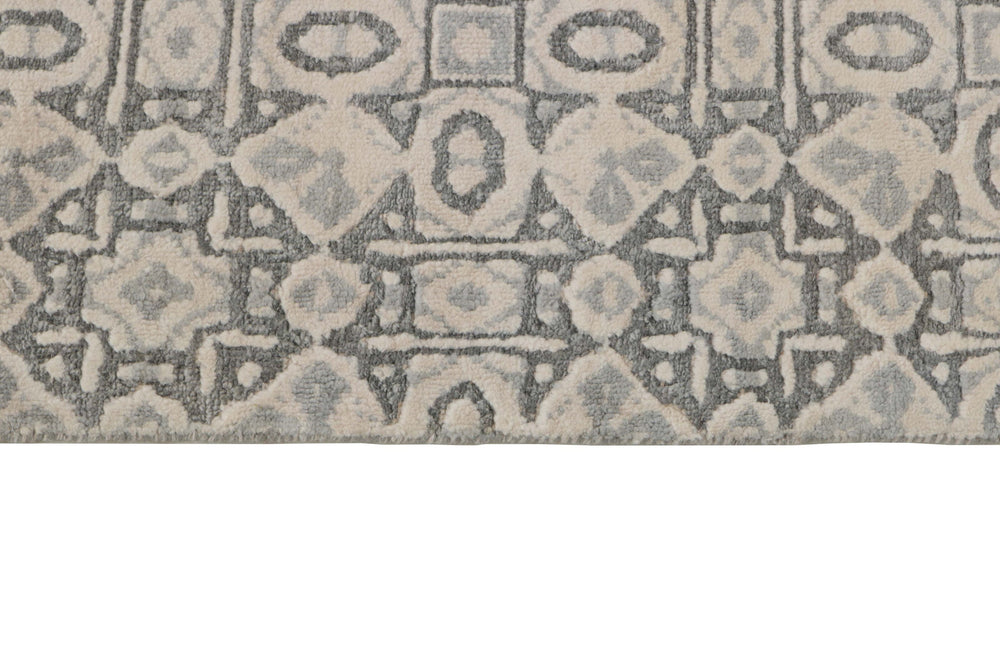 The Damask Collection: Hand Knotted Kashmir Rugs for Modern and Classic Interiors209 cm x 303 cm