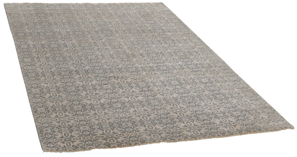 The Damask Collection: Hand Knotted Kashmir Rugs for Modern and Classic Interiors209 cm x 303 cm