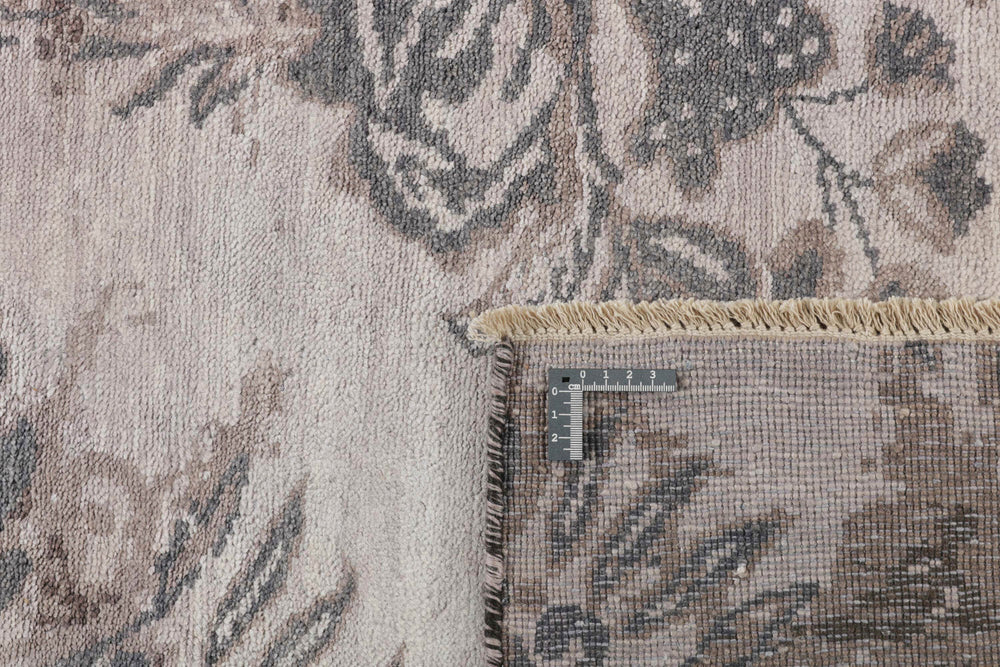 The Damask Collection: Luxurious Hand Knotted Kashmir Rugs with Timeless Appeal255 cm x 311 cm