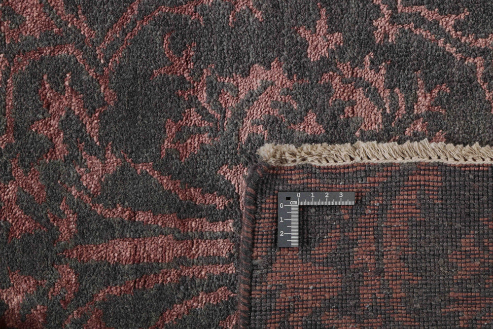 The Damask Collection: Hand Knotted Rugs from Kashmir for Refined Tastes256 cm x 355 cm
