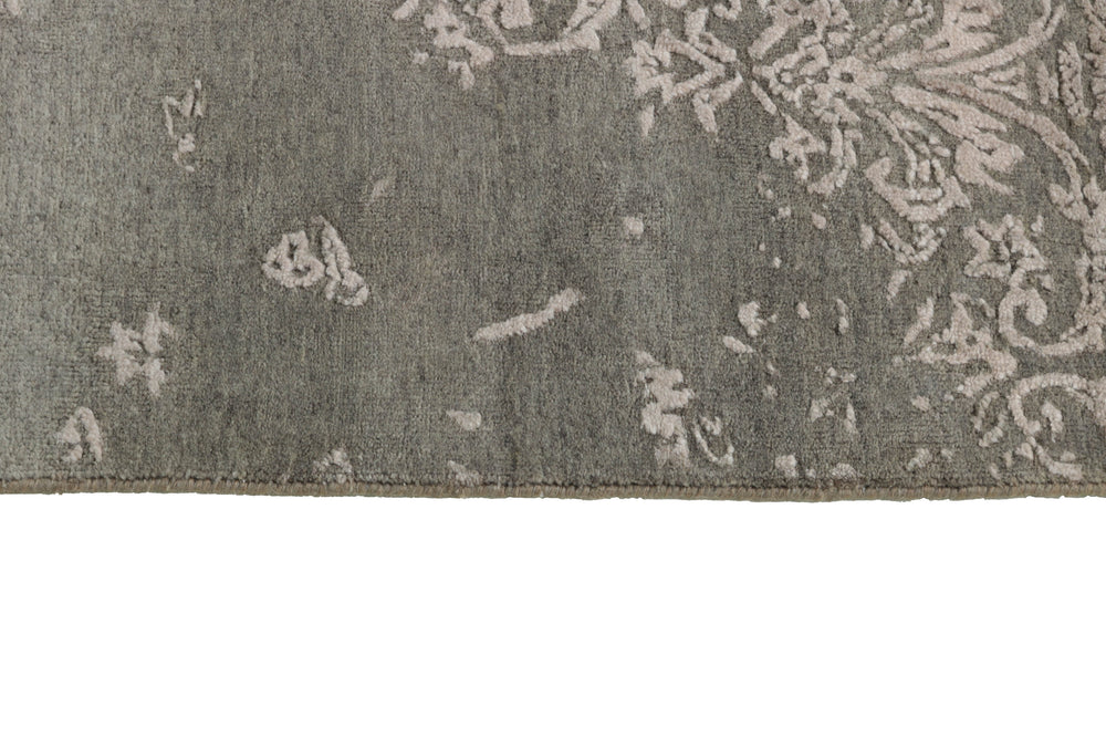 The Damask Collection: Hand Knotted Rugs from Kashmir for Elegant Interiors254 cm x 355 cm
