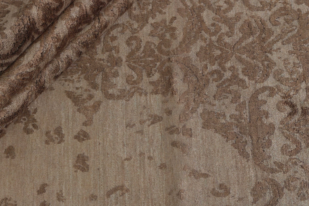 The Damask Collection: Timeless Hand Knotted Rugs from Kashmir for Every Room196 cm x 301 cm
