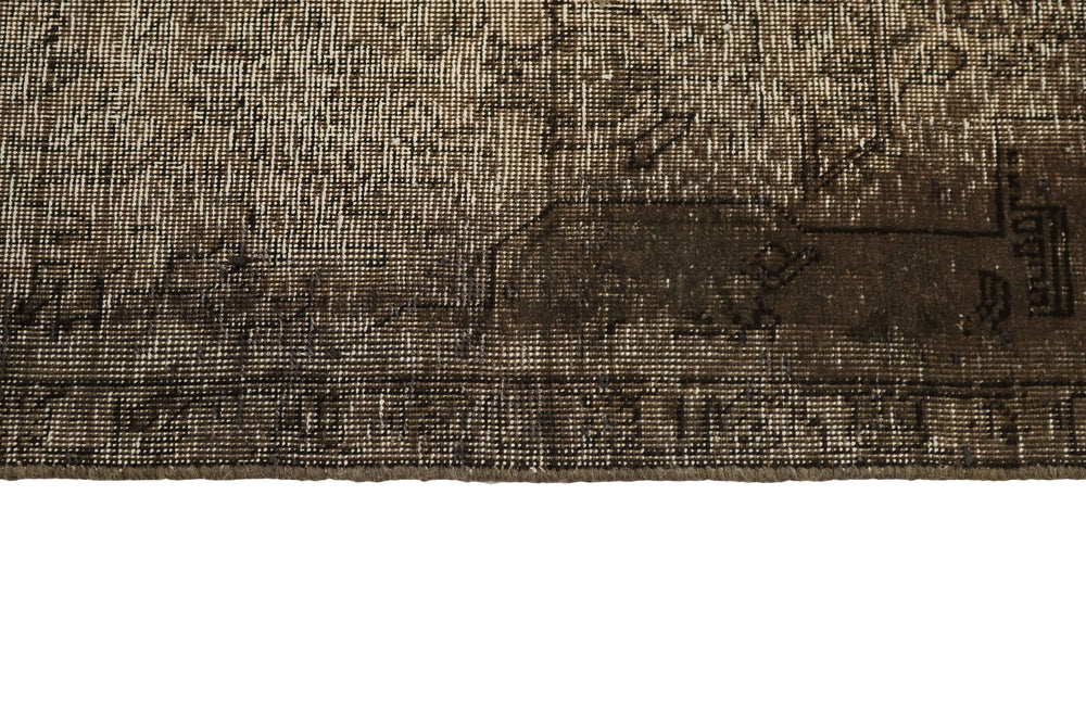 Vintage Royal Collection: Antique Persian Hand-Knotted Rugs in Stonewashed, Recoloured Finishes283 cm x 378 cm