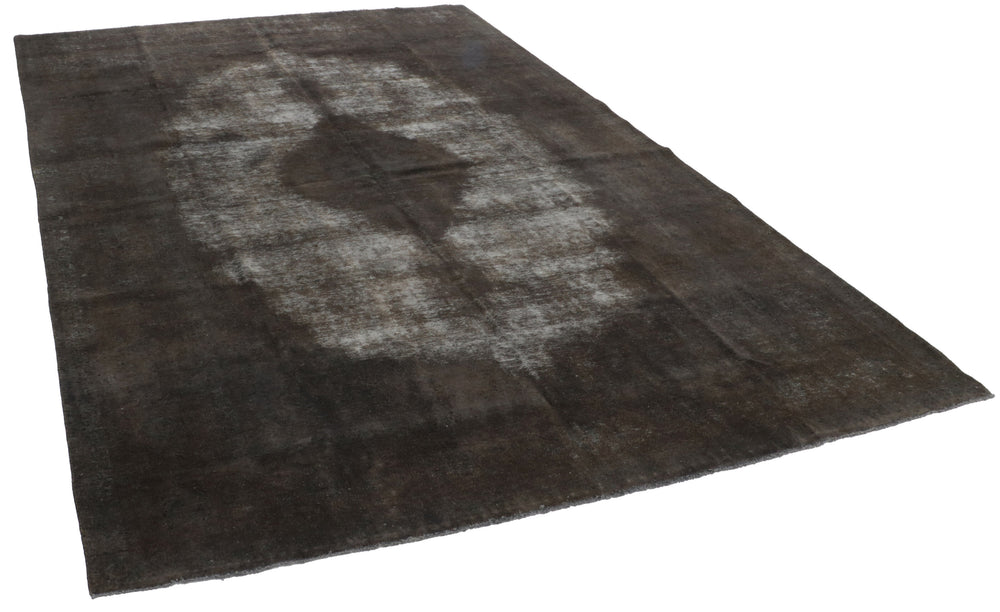 Vintage Royal Collection: Antique Persian Hand-Knotted Rugs in Stonewashed, Recoloured Finishes309 cm x 490 cm