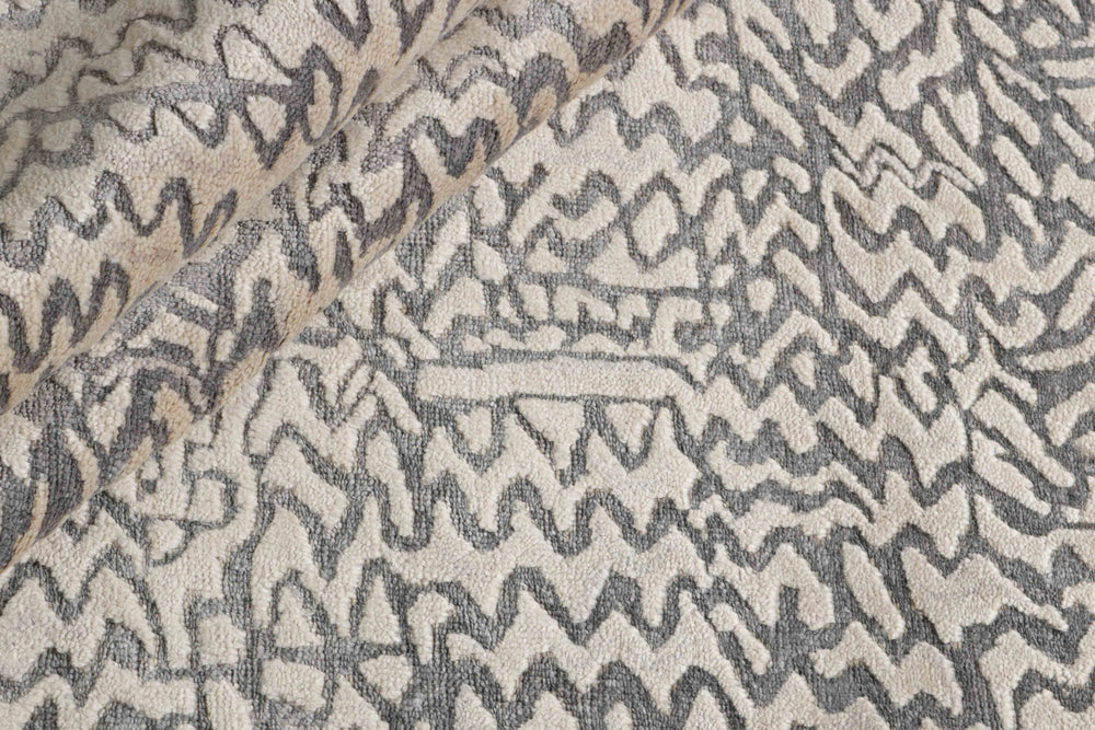 The Damask Collection: Hand Knotted Kashmir Rugs for Luxurious Interiors168 cm x 243 cm