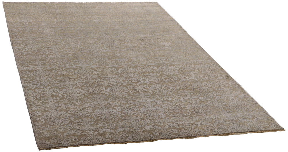 The Damask Collection: Hand Knotted Rugs from Kashmir for Classic Interiors202 cm x 302 cm