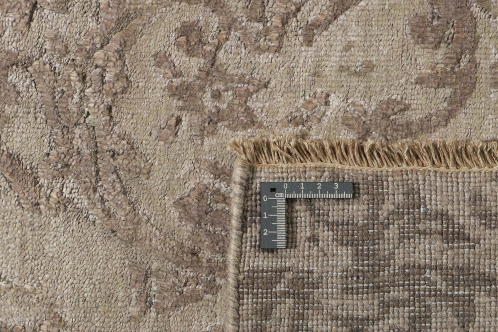 The Damask Collection: Timeless Hand Knotted Kashmir Rugs for Classic Spaces164 cm x 240 cm