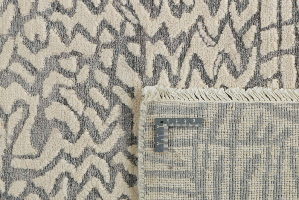 The Damask Collection: Hand Knotted Kashmir Rugs for Classic and Modern Homes249 cm x 352 cm