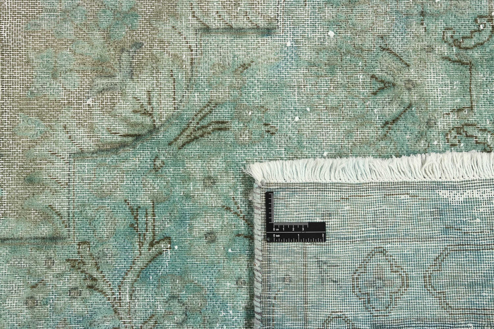 Vintage Kerman Fine Collection: Antique Persian Hand-Knotted Rugs in Stonewashed, Recoloured Finishes296 cm x 396 cm