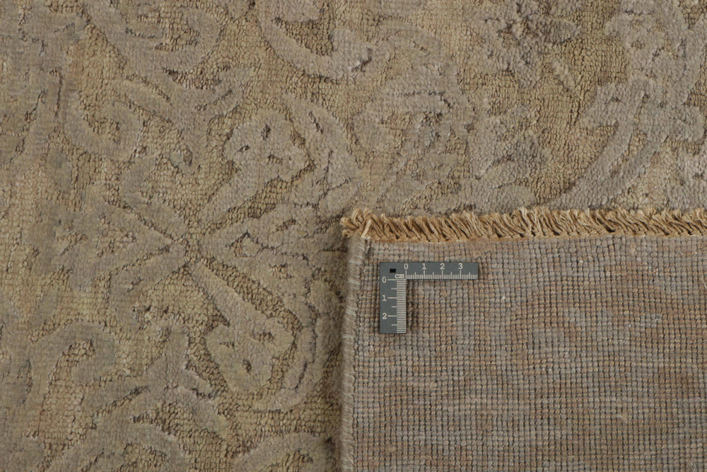 The Damask Collection: Hand Knotted Kashmir Rugs for Classic and Modern Homes139 cm x 198 cm