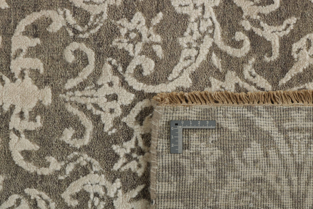 The Damask Collection: Timeless Hand Knotted Rugs for Every Room305 cm x 405 cm