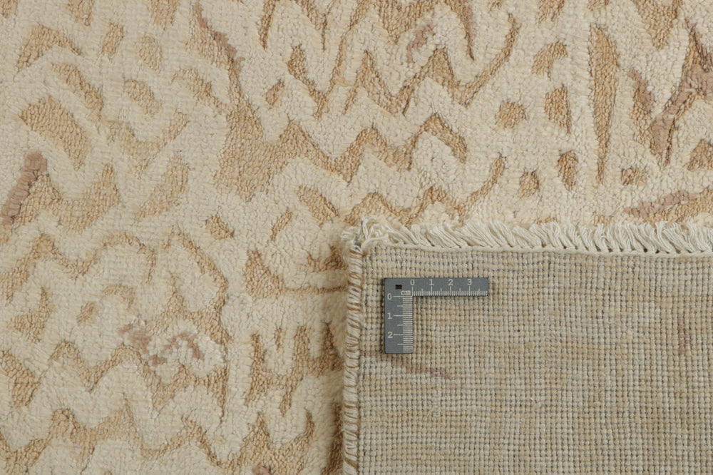 The Damask Collection: Elegant Hand Knotted Kashmir Rugs for Stylish Interiors250 cm x 353 cm