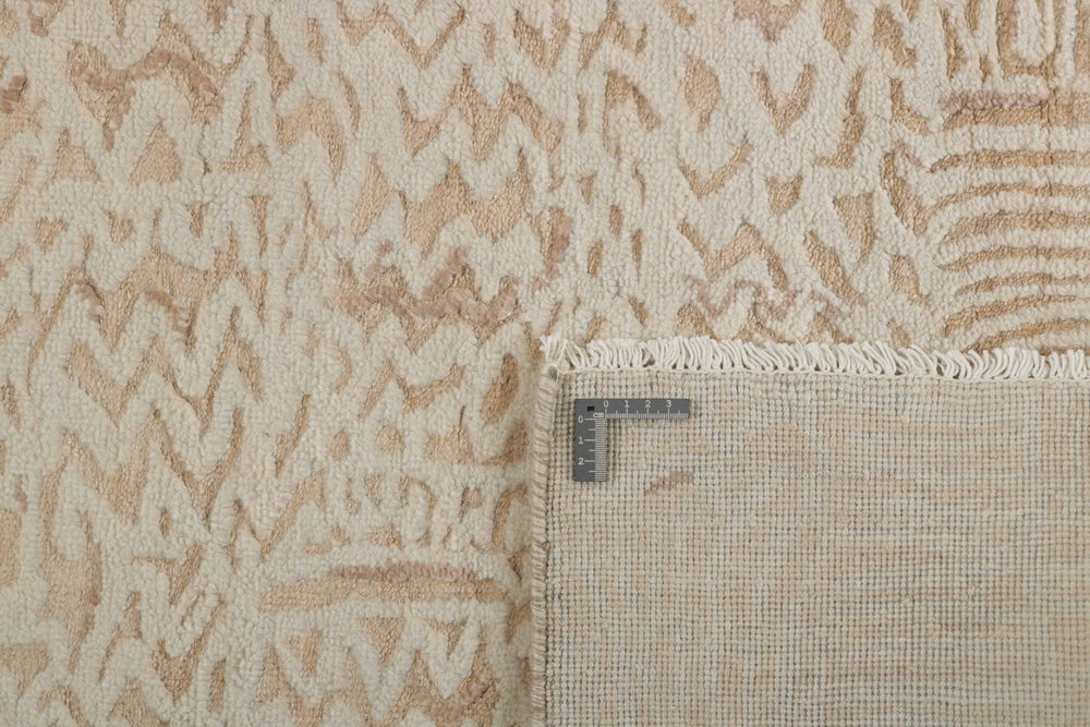 The Damask Collection: Timeless Hand Knotted Rugs from Kashmir for Every Room141 cm x 199 cm