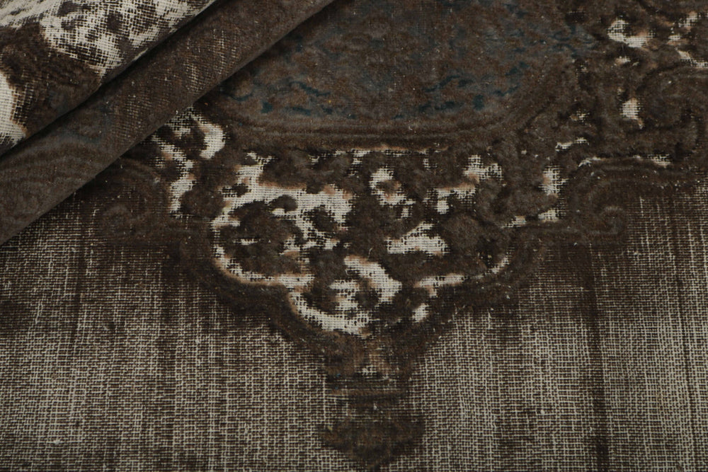 Vintage Kerman Collection: Antique Persian Hand-Knotted Rugs in Recoloured, Stonewashed Finishes284 cm x 370 cm