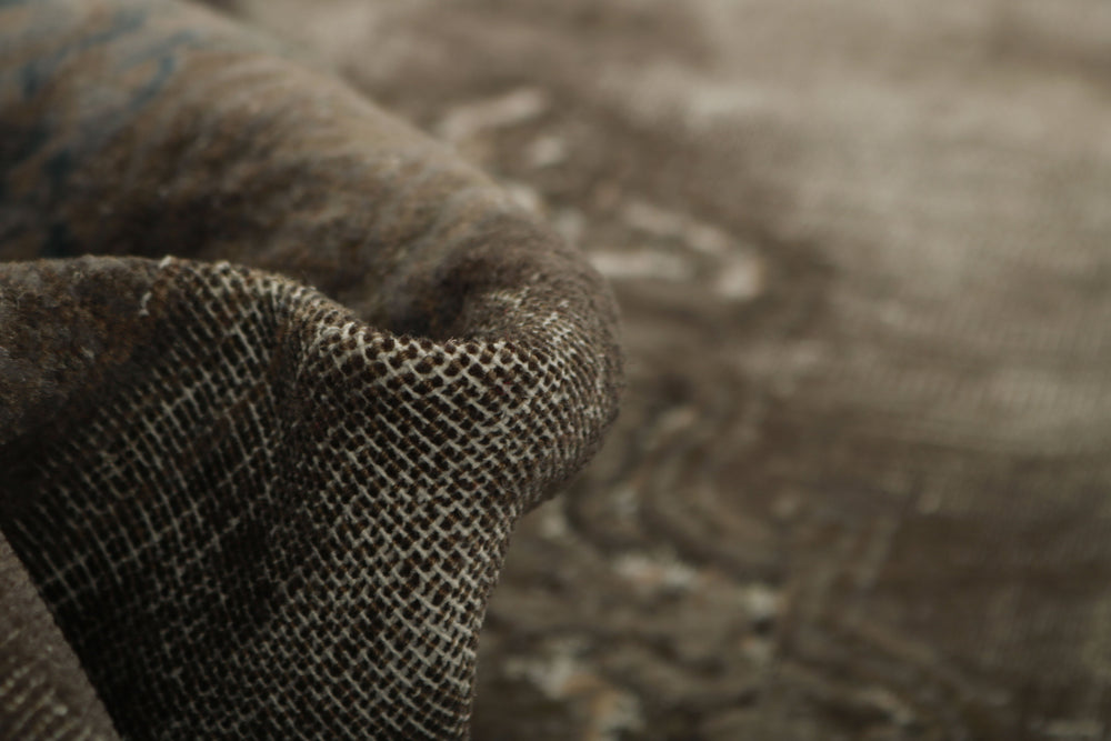 Vintage Kerman Collection: Antique Persian Hand-Knotted Rugs in Recoloured, Stonewashed Finishes284 cm x 370 cm