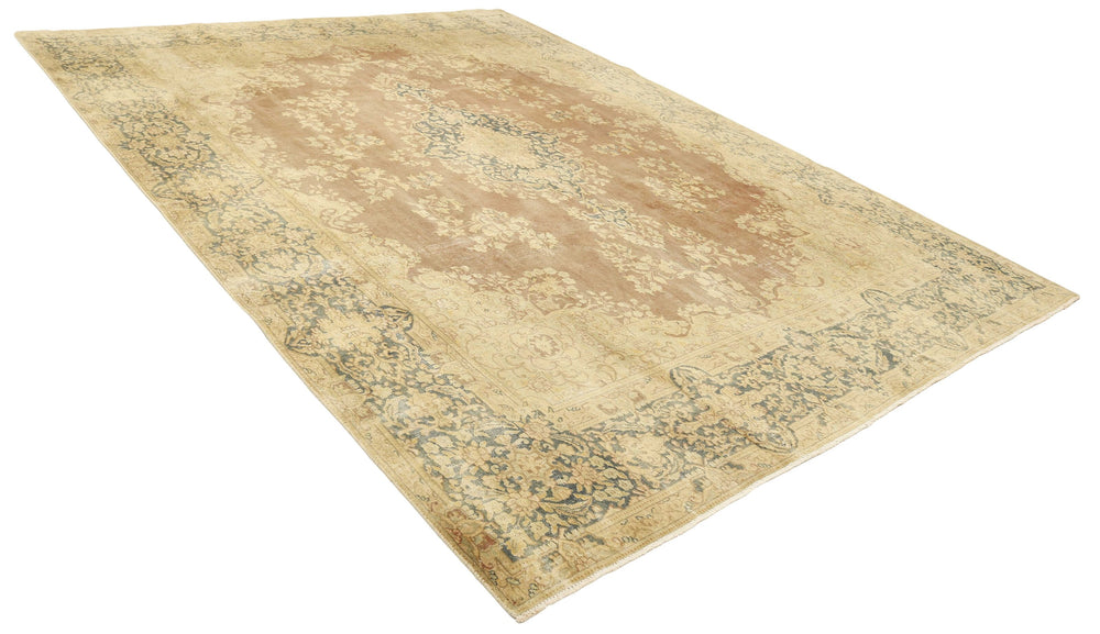 Vintage Kerman Collection: Antique Persian Hand-Knotted Rugs in Recoloured, Stonewashed Finishes295 cm x 380 cm