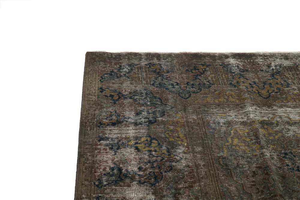 Vintage Kerman Fine Collection: Antique Persian Hand-Knotted Rugs in Stonewashed, Recoloured Finishes300 cm x 406 cm