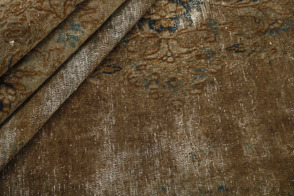 Vintage Kerman Fine Collection: Antique Persian Hand-Knotted Rugs in Stonewashed, Recoloured Finishes269 cm x 407 cm