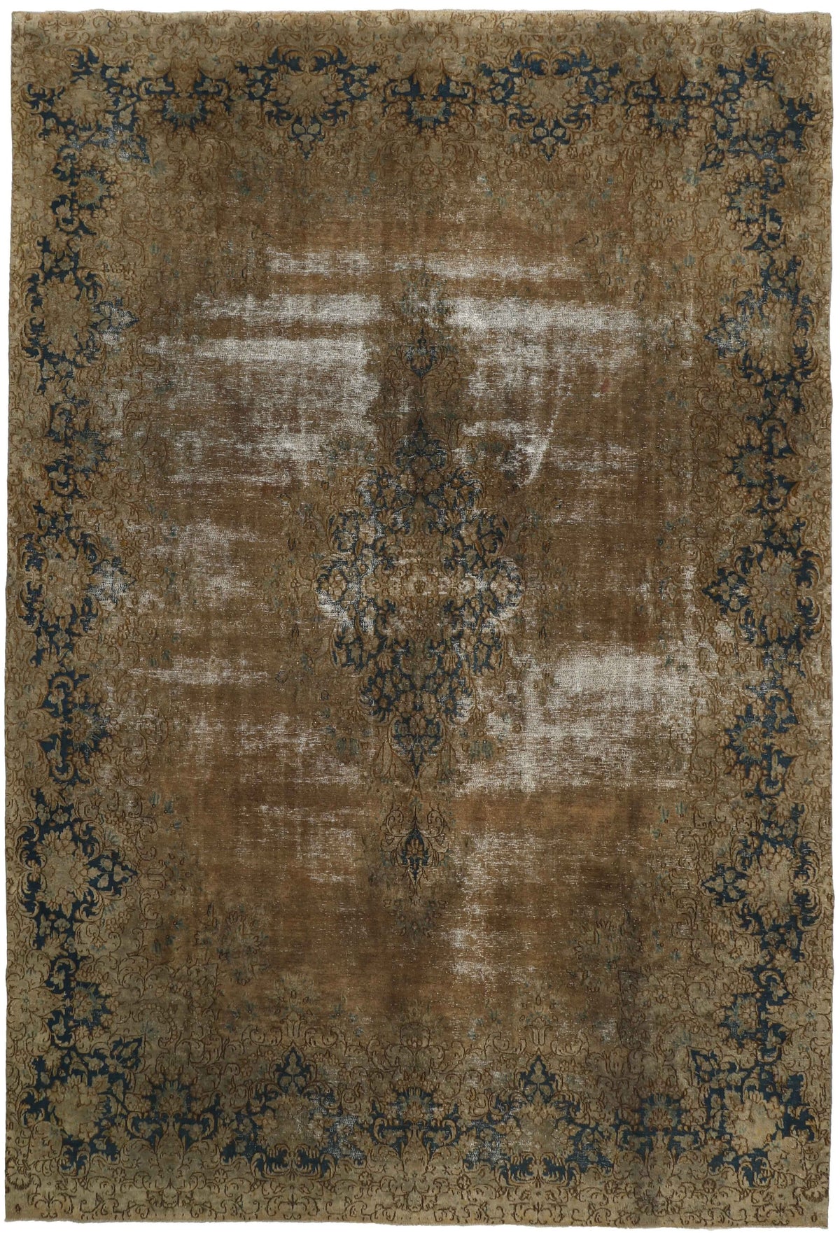 Vintage Kerman Fine Collection: Antique Persian Hand-Knotted Rugs in Stonewashed, Recoloured Finishes269 cm x 407 cm