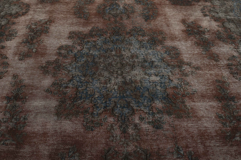 Vintage Kerman Fine Collection: Antique Persian Hand-Knotted Rugs in Stonewashed, Recoloured Finishes295 cm x 391 cm