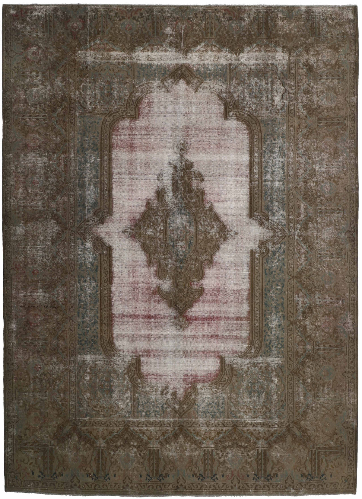 Vintage Kerman Fine Collection: Antique Persian Hand-Knotted Rugs in Stonewashed, Recoloured Finishes281 cm x 379 cm