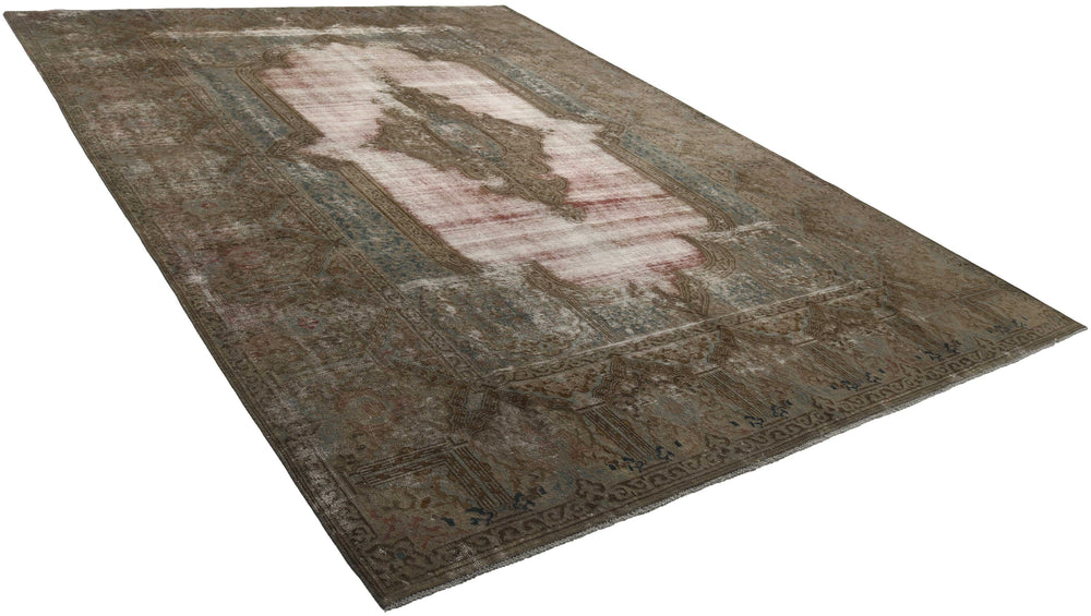 Vintage Kerman Fine Collection: Antique Persian Hand-Knotted Rugs in Stonewashed, Recoloured Finishes281 cm x 379 cm