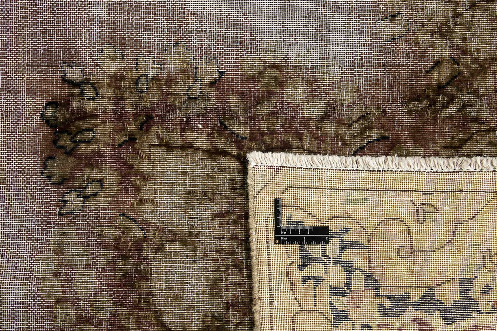 Vintage Kerman Fine Collection: Antique Persian Hand-Knotted Rugs in Stonewashed, Recoloured Finishes284 cm x 394 cm