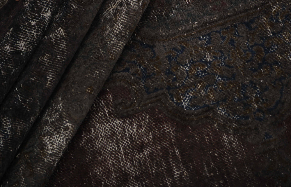 Vintage Kerman Fine Collection: Antique Persian Hand-Knotted Rugs in Stonewashed, Recoloured Finishes285 cm x 382 cm