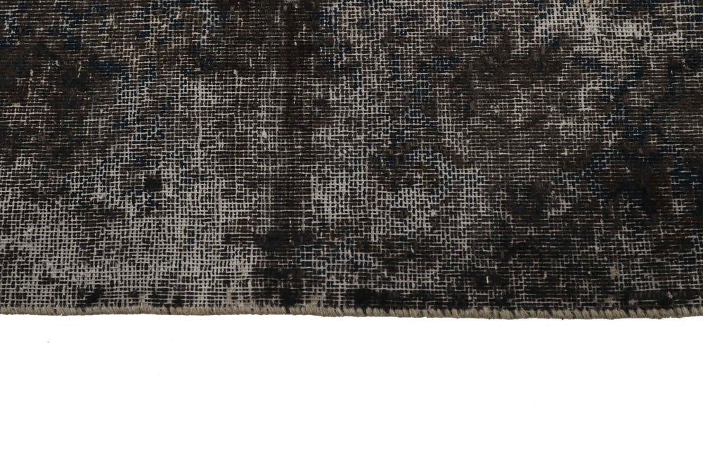 Vintage Kerman Fine Collection: Antique Persian Hand-Knotted Rugs in Stonewashed, Recoloured Finishes285 cm x 382 cm