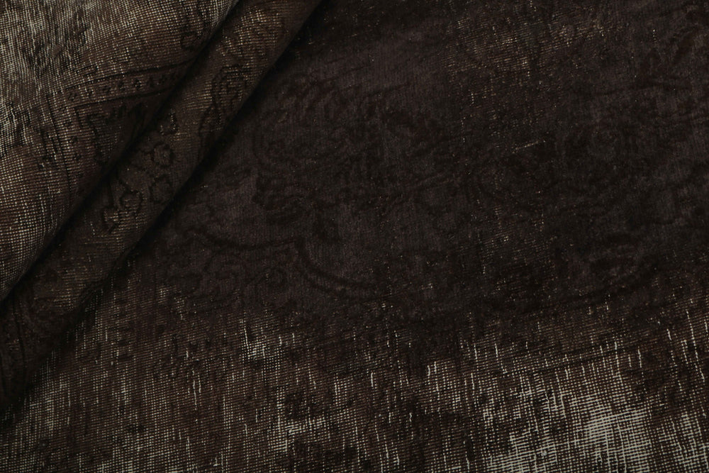 Vintage Royal Collection: Antique Persian Hand-Knotted Rugs in Stonewashed, Recoloured Finishes284 cm x 381 cm