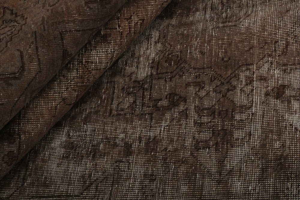 Vintage Royal Collection: Antique Persian Hand-Knotted Rugs in Stonewashed, Recoloured Finishes289 cm x 386 cm