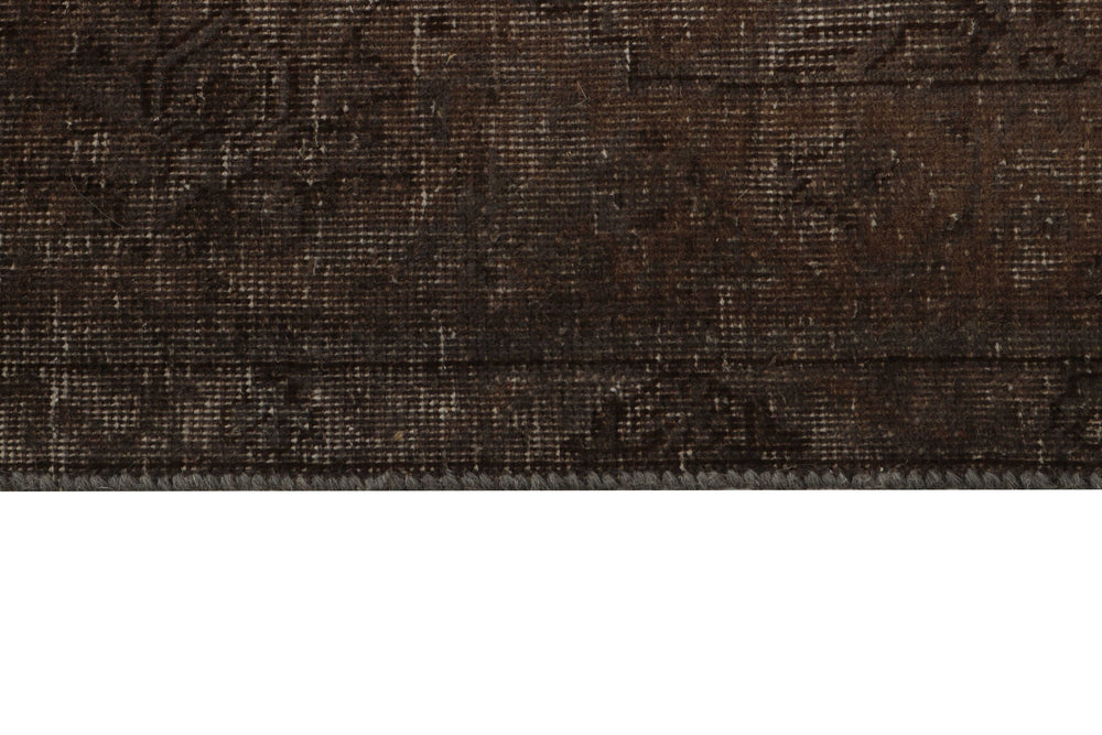Vintage Royal Collection: Antique Persian Hand-Knotted Rugs in Stonewashed, Recoloured Finishes289 cm x 386 cm