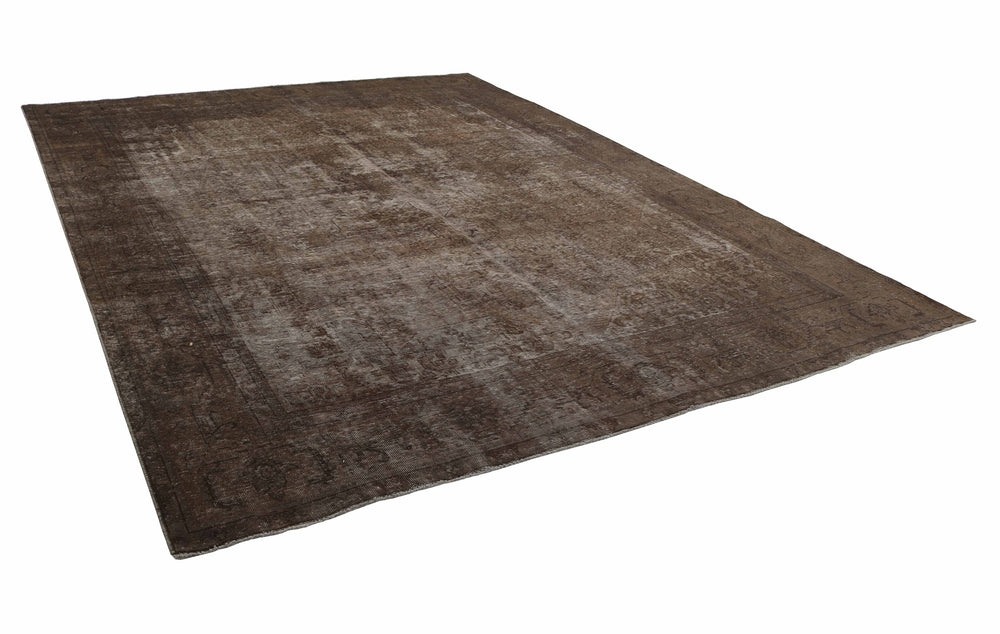 Vintage Royal Collection: Antique Persian Hand-Knotted Rugs in Stonewashed, Recoloured Finishes289 cm x 386 cm