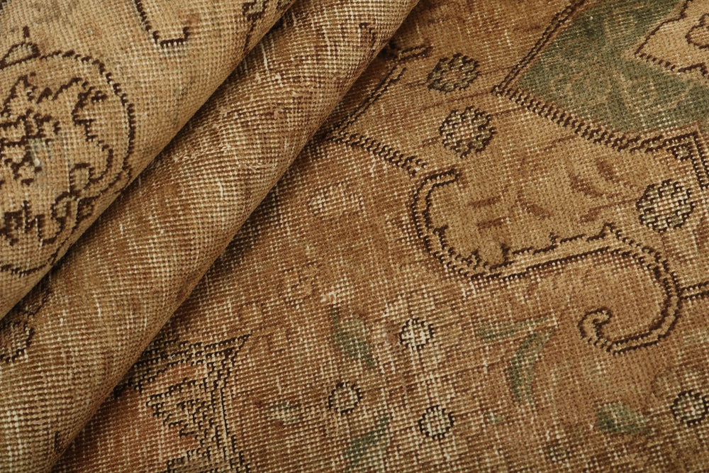 Vintage Royal Collection: Antique Persian Hand-Knotted Rugs in Stonewashed, Recoloured Finishes281 cm x 372 cm
