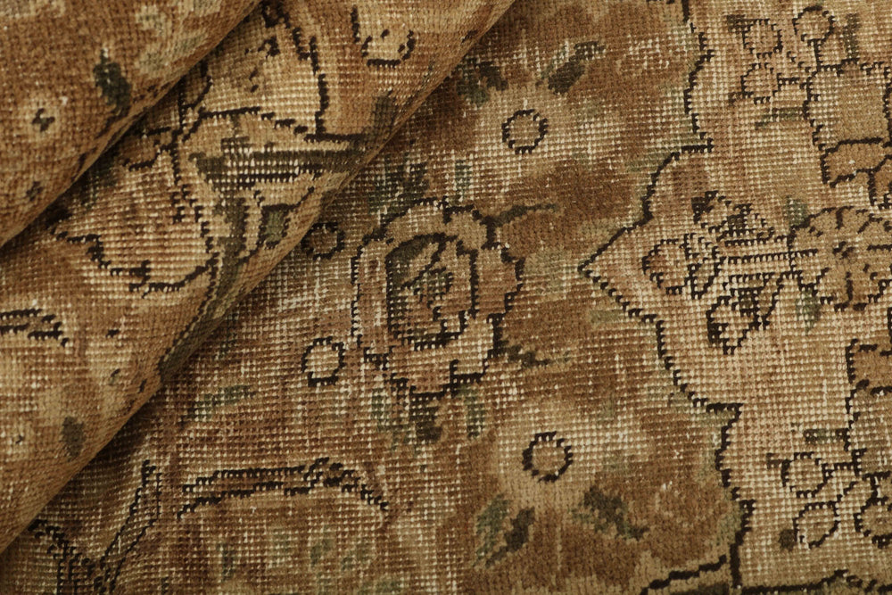 Vintage Royal Collection: Antique Persian Hand-Knotted Rugs in Stonewashed, Recoloured Finishes287 cm x 371 cm