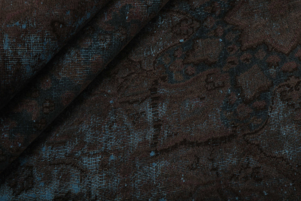 Vintage Royal Collection: Antique Persian Hand-Knotted Rugs in Stonewashed, Recoloured Finishes290 cm x 378 cm