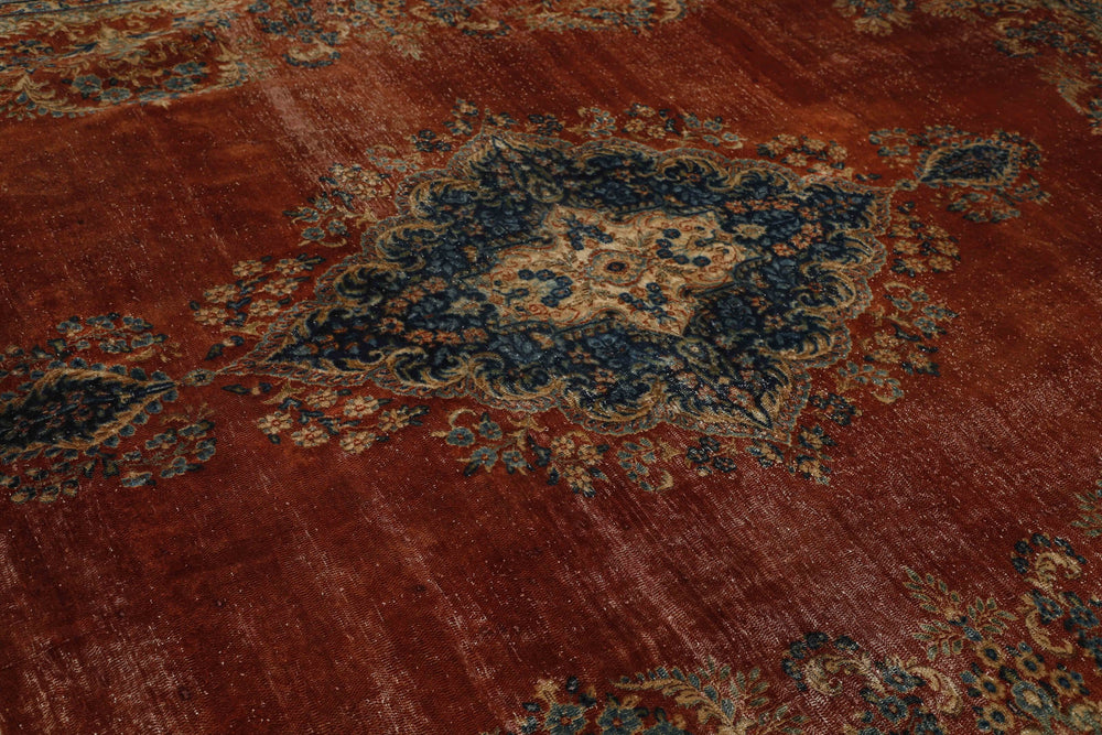 Vintage Kerman Collection: Antique Persian Hand-Knotted Rugs in Recoloured, Stonewashed Finishes282 cm x 382 cm