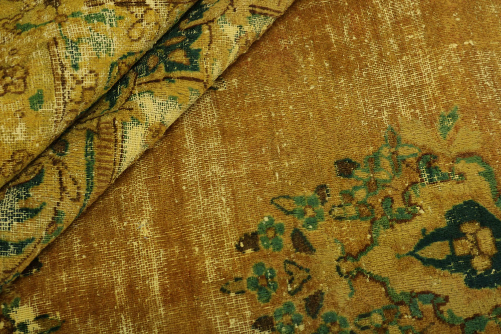 Vintage Kerman Collection: Antique Persian Hand-Knotted Rugs in Recoloured, Stonewashed Finishes306 cm x 430 cm
