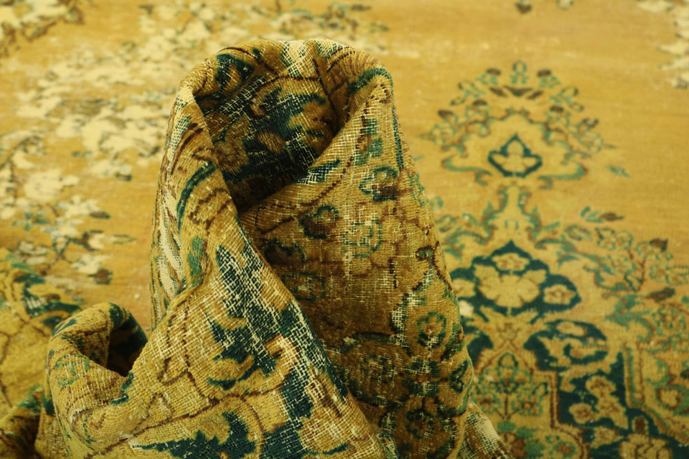 Vintage Kerman Collection: Antique Persian Hand-Knotted Rugs in Recoloured, Stonewashed Finishes306 cm x 430 cm