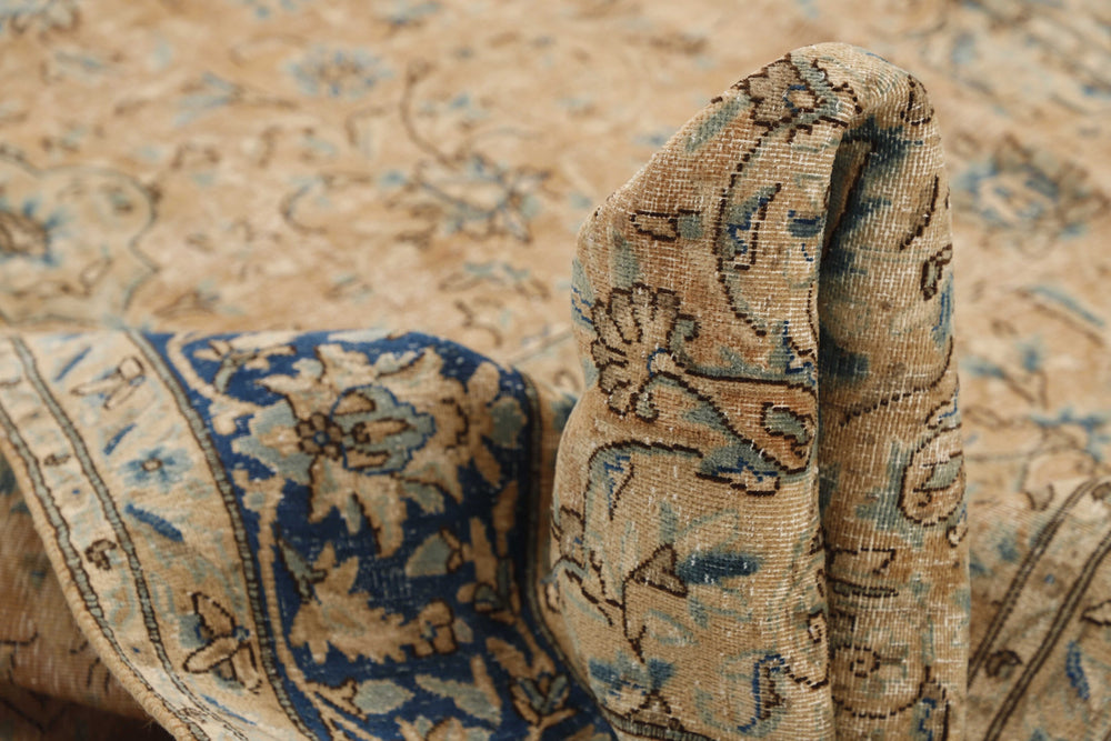 Vintage Kerman Collection: Antique Persian Hand-Knotted Rugs in Recoloured, Stonewashed Finishes268 cm x 358 cm